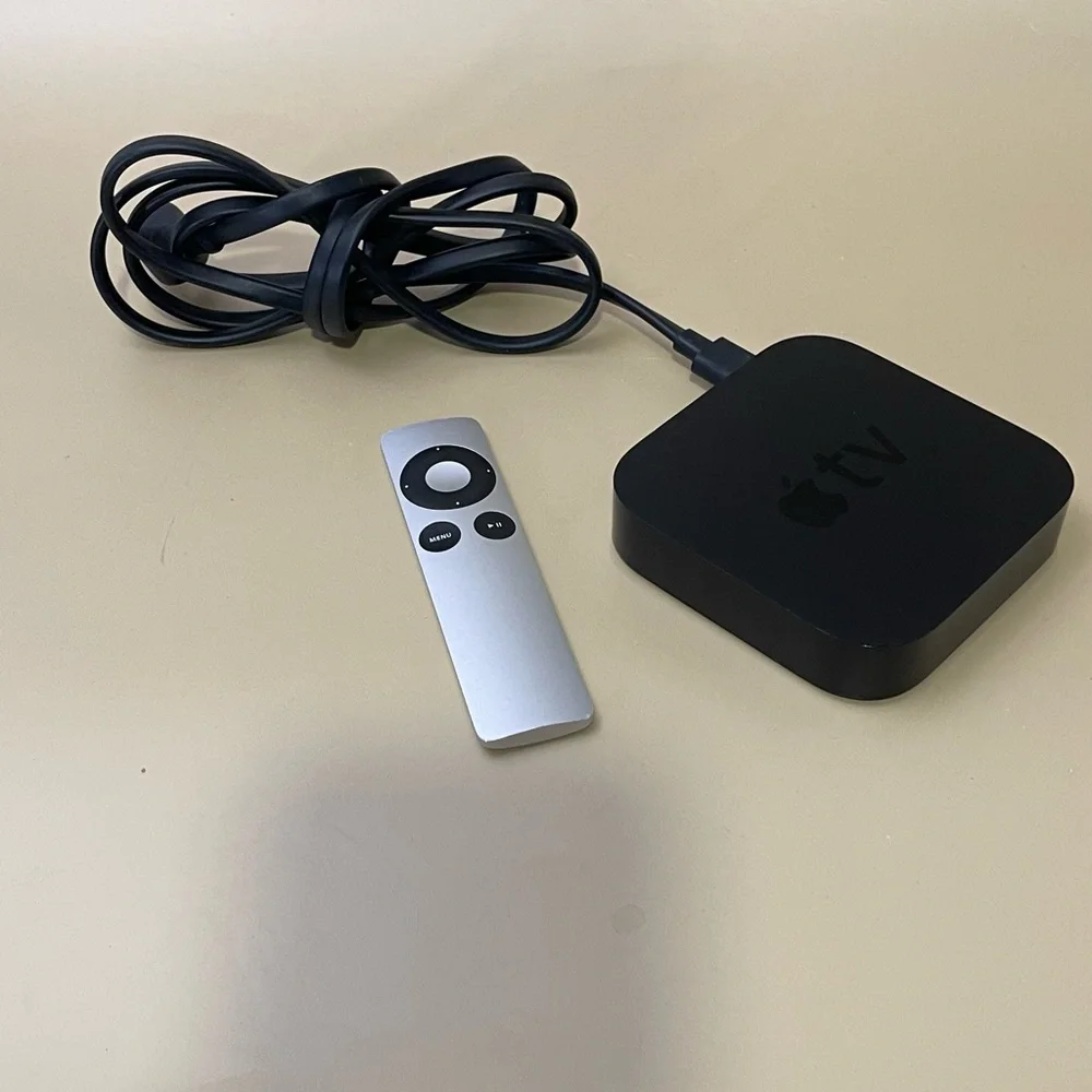 Apple TV A1427 (3rd Generation) Black Streaming Device with Remote and Cable - Picture 15 of 15